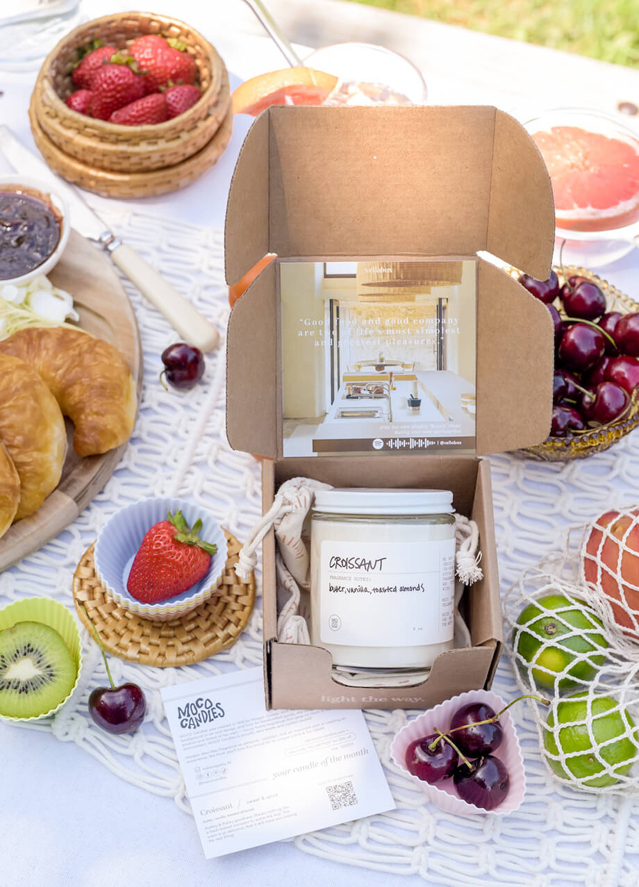 CroissantBoxShot